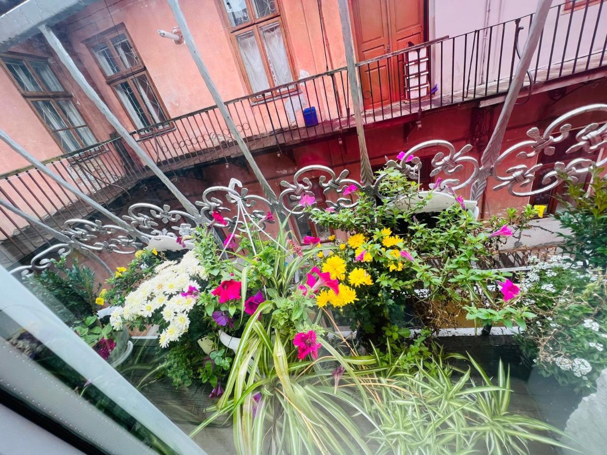 Apartment In The City Center Mini Ivano-Frankivsk Extérieur photo